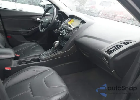 2015 Ford Focus Se z USA, uszkodzony, nr VIN 1FADP3F24FL377032